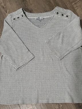 Southern Lady Black & White Check V-Neck Long Sleeve Top with Shoulder Buttons